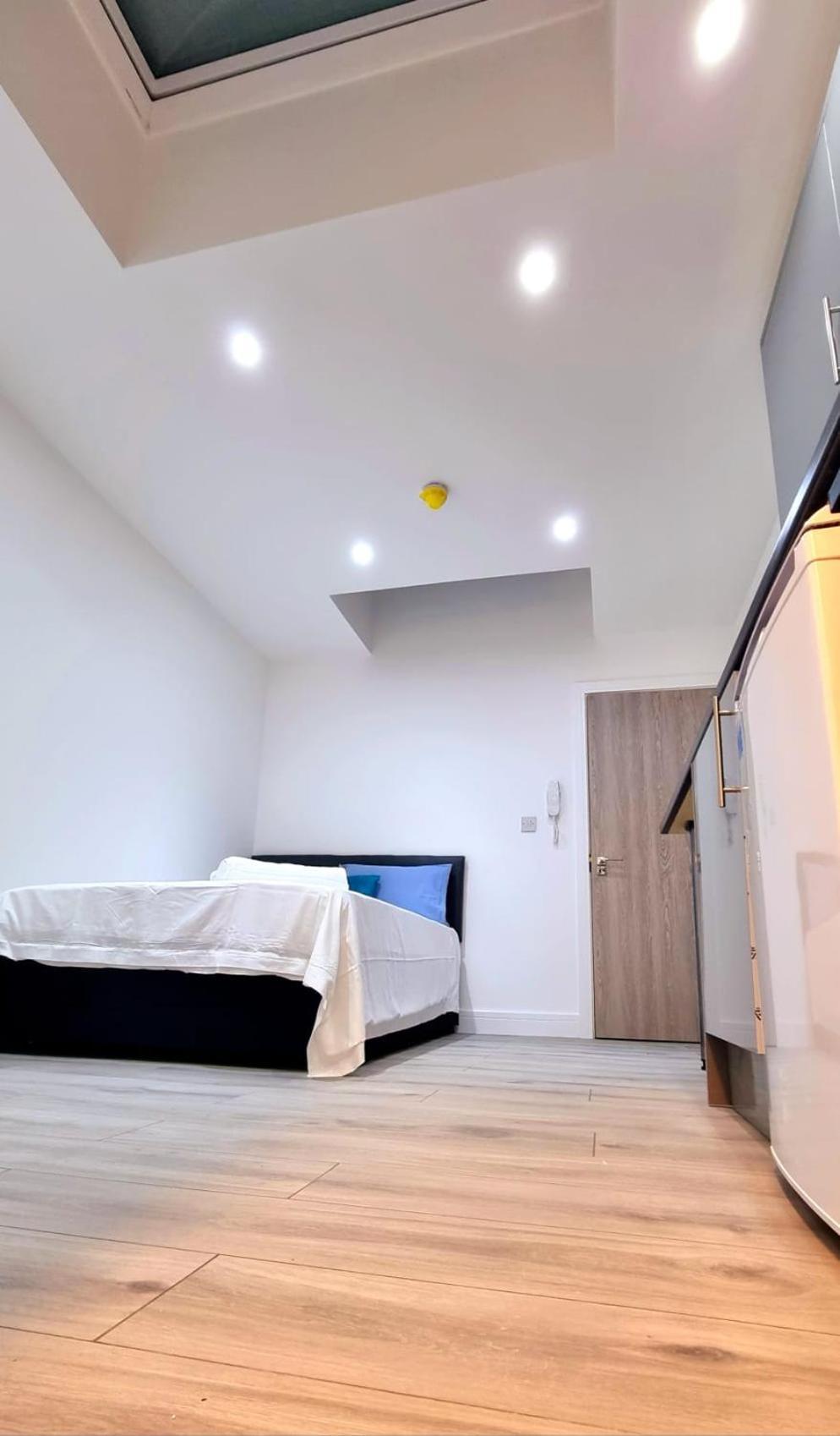לונדון Brand New Collection Of Studios Close To Tube Station מראה חיצוני תמונה