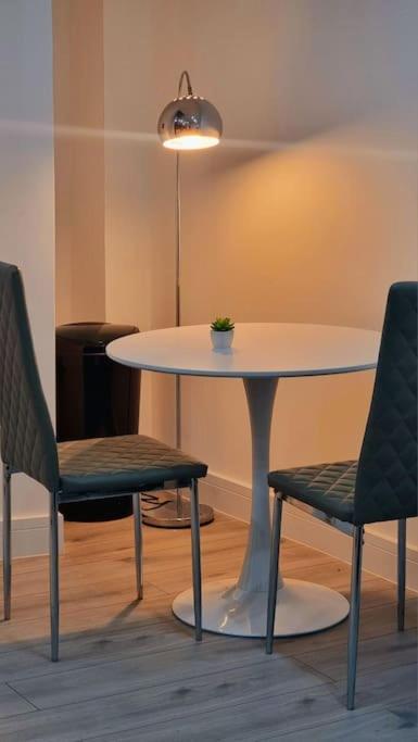 לונדון Brand New Collection Of Studios Close To Tube Station מראה חיצוני תמונה