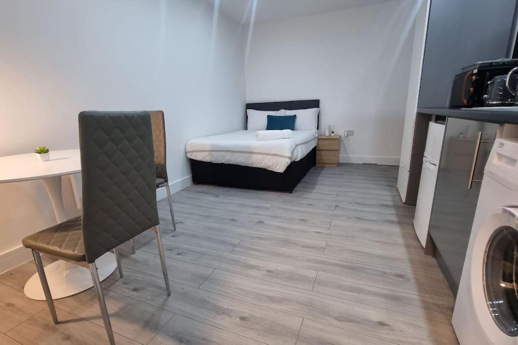לונדון Brand New Collection Of Studios Close To Tube Station מראה חיצוני תמונה